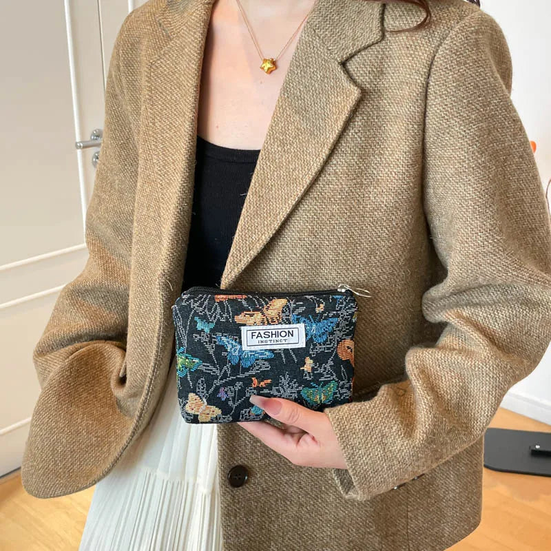 Cosmetic Bag Cute Black and White Elegant Jacquard Canvas Artistic Retro Elegant Flower Convenient Clutch