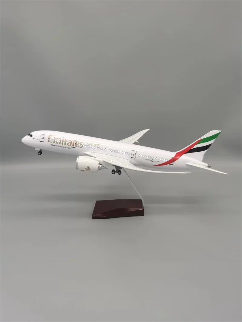 New 1/160 Scale Diecast Model Emirates B787 Airways Resin Airplane With Light Toy Airline Decoration Collection Display Fan