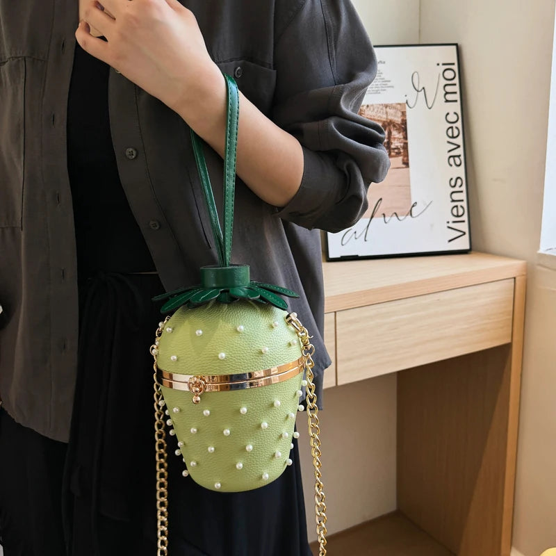 Luxury Designer Strawberry Bag Women Banquet Handbag New Pearl Shoulder Bags Chain Crossbody Purse for Girl Phone Pocket Rivet