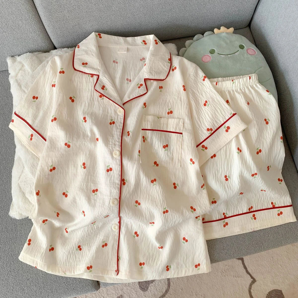 Women's Summer Pajamas, Thin Cherry-Patterned Short-Sleeved Shorts, Sweet and Cute, Can Be Worn Outside in Summer, Two-Piece Home Wear Set