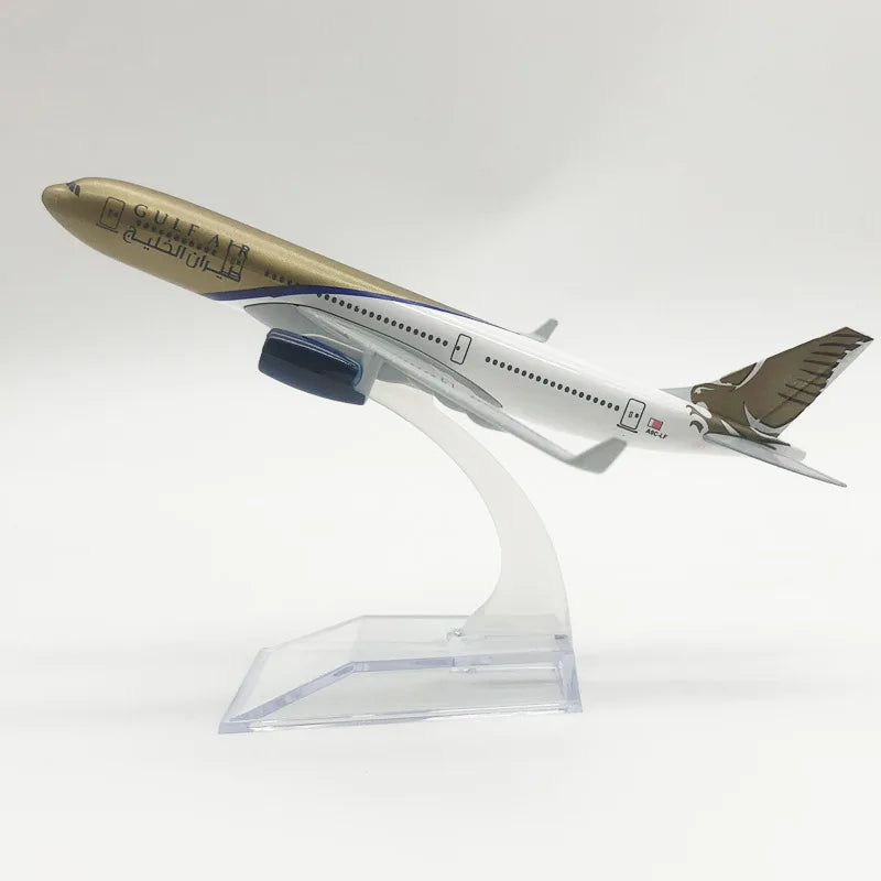 Gulf Air A330 Airplane Model 16cm 1/400 Scale Die-Cast Metal Toy Collectible Unassembled Educational Air Travel Theme