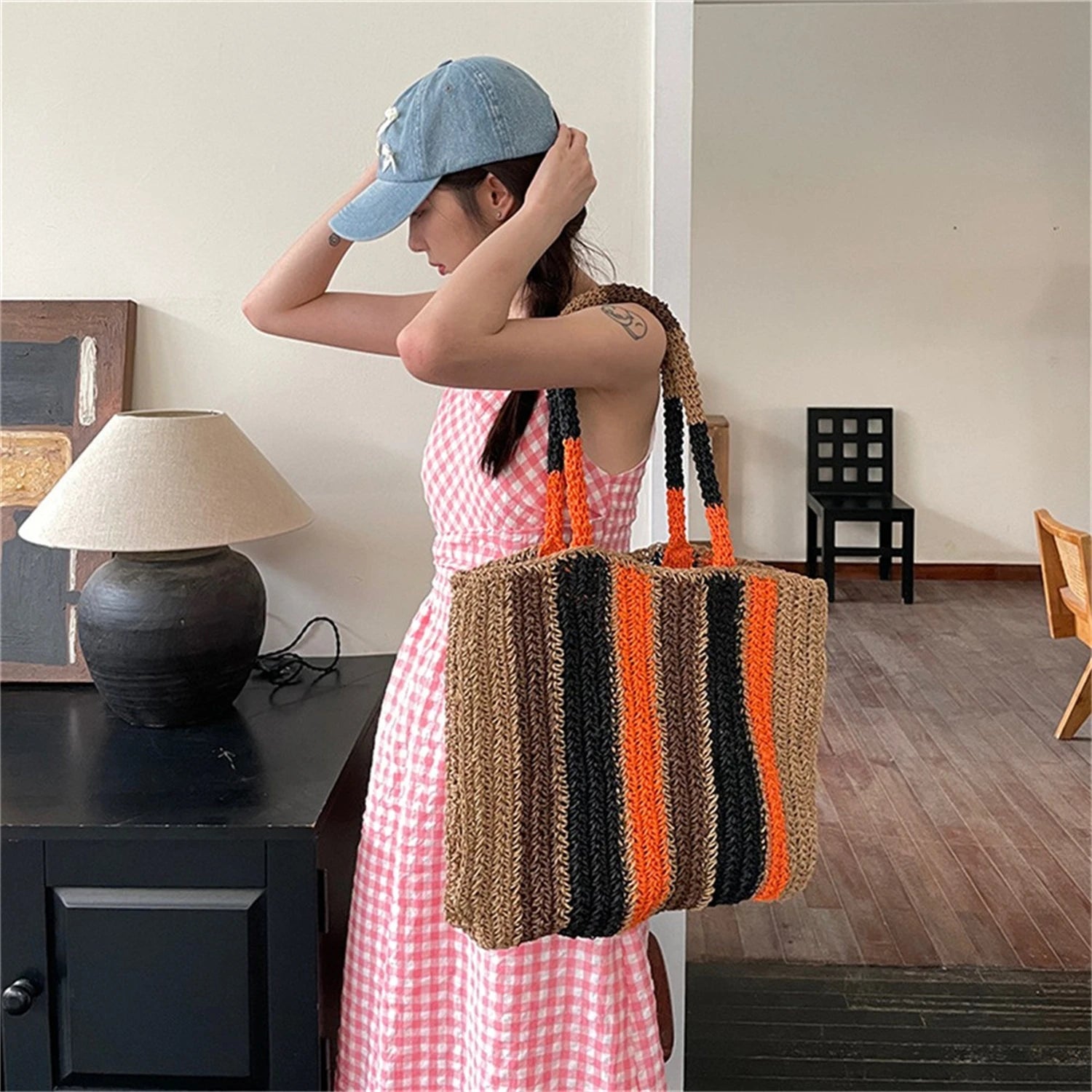 Retro Striped Weave Large Capacity Shoulder Bag Open Top Straw Basket Vacation Beach Bag for Men And Women Casual Daily Use