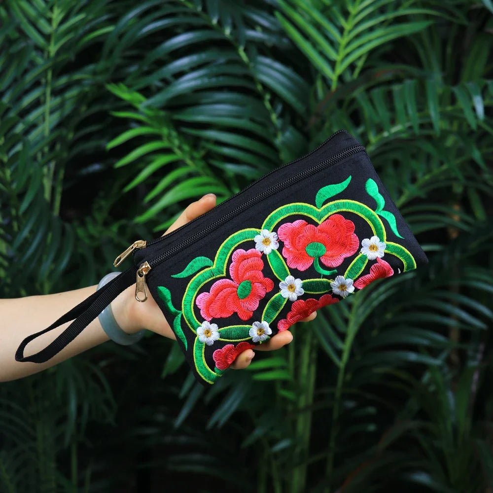 Ethnic Style Embroidered Handbag, Mobile Phone Bag, Coin Purse, Fashionable and Casual Ladies Handbags for Women Clutch Bag