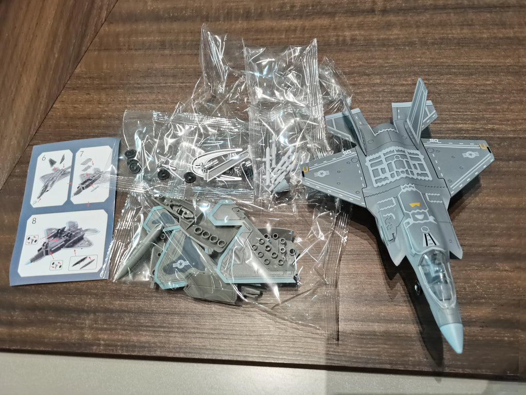 F14 Aircraft Model Plane Toy ABS Fighter Toys su35 J35 Stealth Fighter Model F35 Souvenir Collection Educational Toys