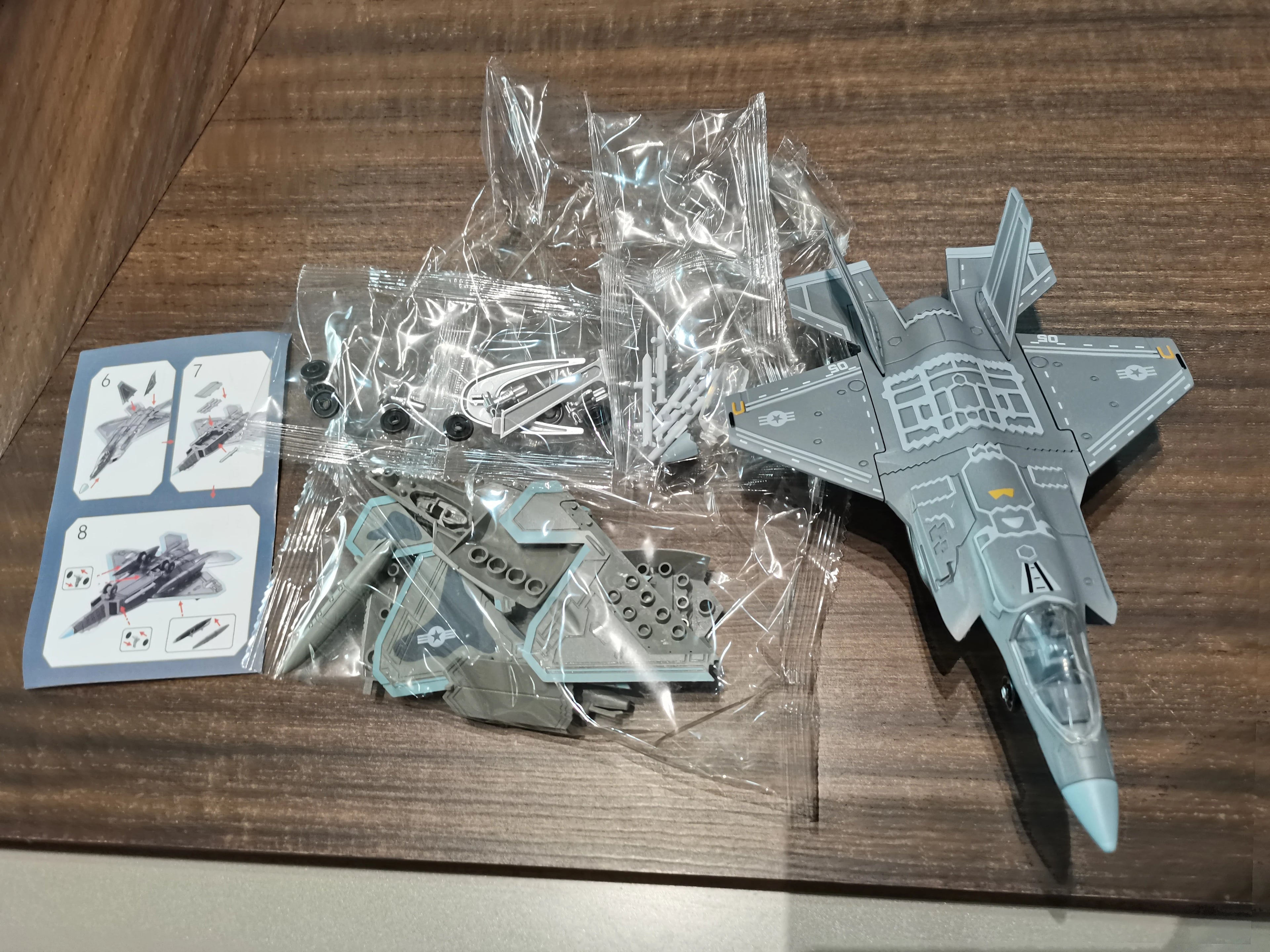 F14 Aircraft Model Plane Toy ABS Fighter Toys su35 J35 Stealth Fighter Model F35 Souvenir Collection Educational Toys