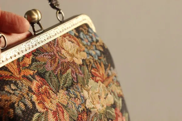 Lost in Vinatge 1950s Floral Tapestry Embroidered Bag Gold Chain Handle Petitpoint Clutch Antique Kiss Lock Small Evening Bag