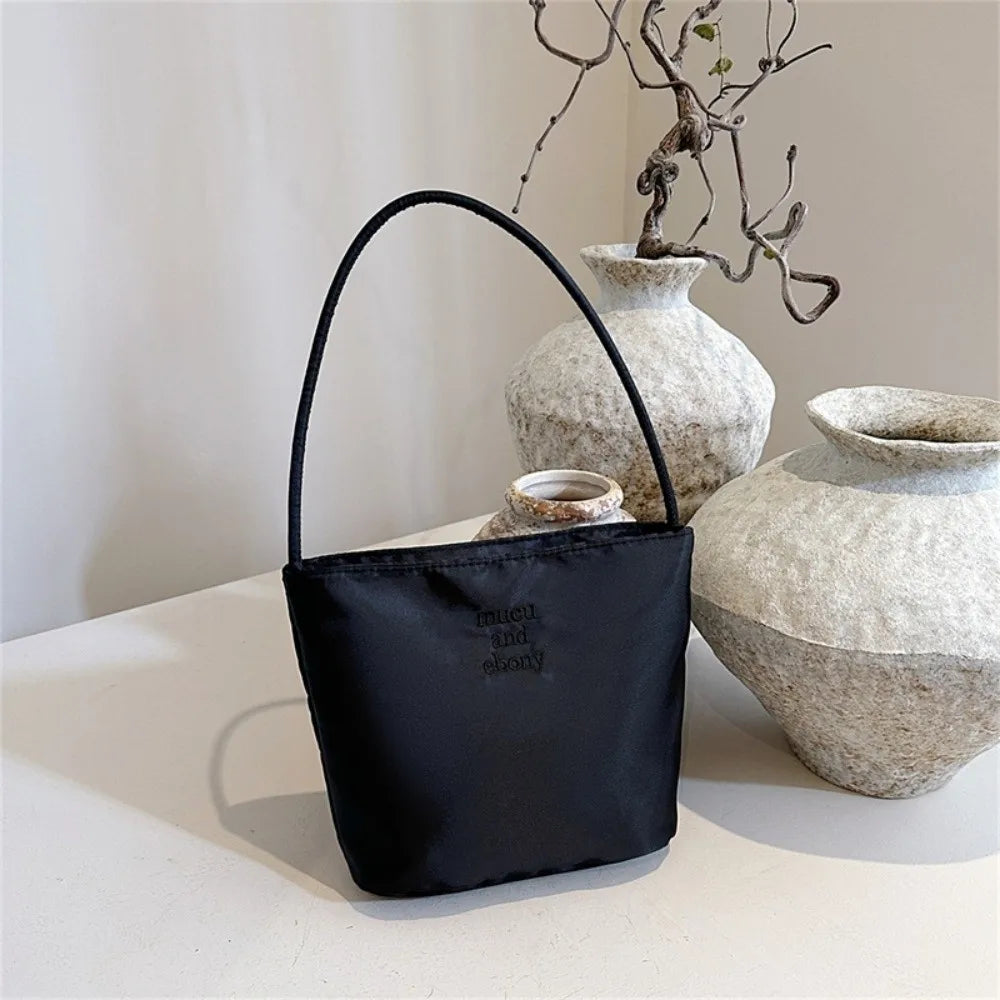 Fashion Oxford Shoulder Bag Large Capacity Embroidered Letters Tote Bag Waterproof Commuting Bucket Bag Girl