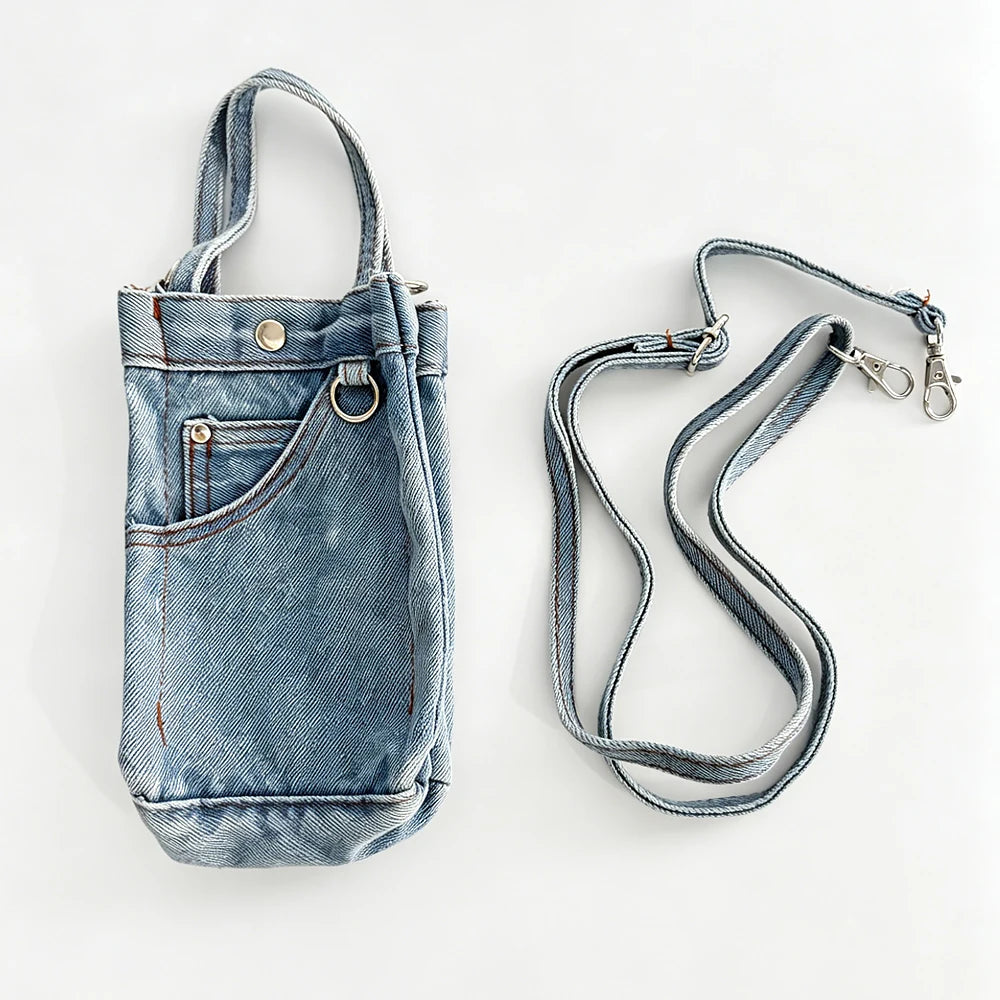 Stylish denim women’s bag: an elegant crossbody clutch, a minimalist phone and key pouch, a trendy denim purse, perfect for youn