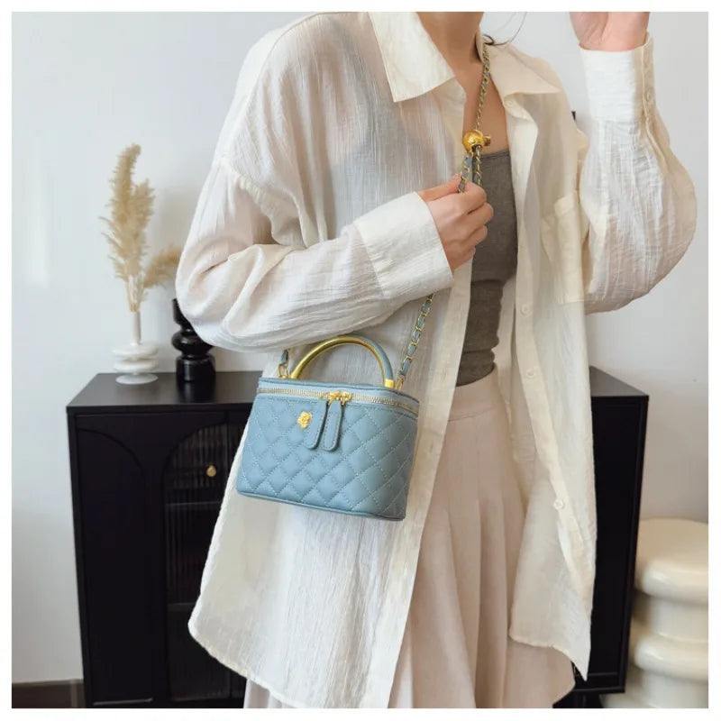 1pcs PU Camellia Decor Crossbody Bag Mini Quilted Cosmetic Case