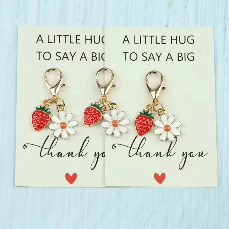 5 Pieces/10 Pieces Mini Cute Strawberry and Daisy Flower Keychains with "Pocket Hug" Encouragement Cards - Adorable Floral and Fruit Pendants, Suitable for Decorating Keys, Bags, Clothes, Etc., Perfect Gift for Female Friends