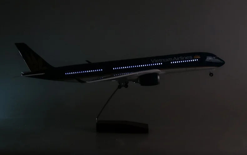 Vietnam Airlines A350 Aircraft Model 1:142 Scale 18.5'' with Wheels Model Collectibles Resin Airplane Models Plane Diecast