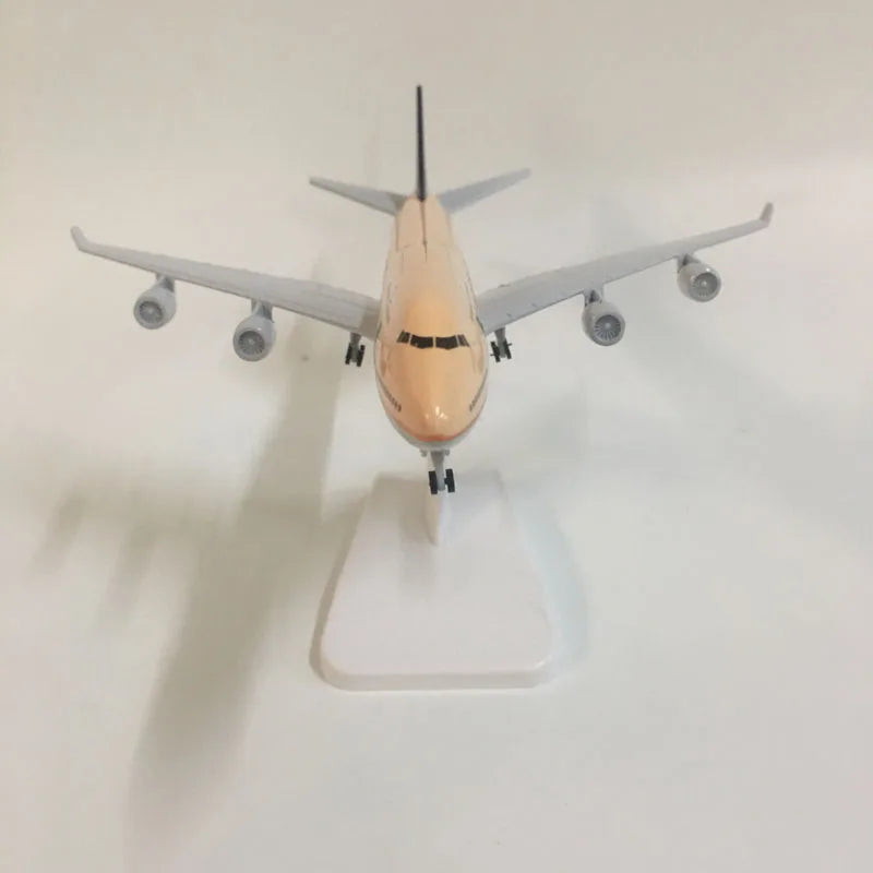 JASON TUTU 20CM Saudi Arabian Boeing 747 Aircraft Model Planel Airplane Diecast Metal 1/300 Scale Planes Collect Gifts
