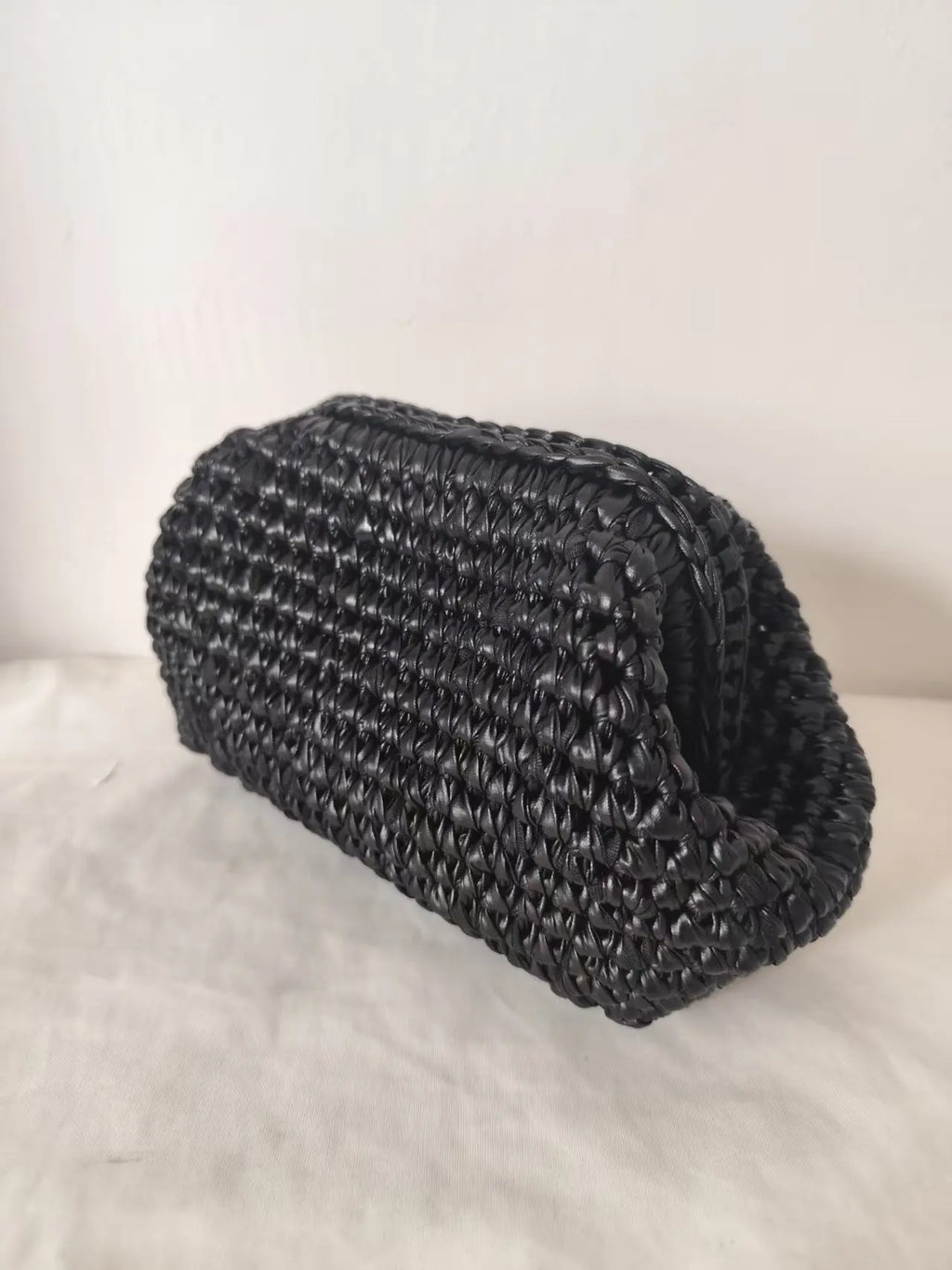 Yiwu Yingzi Premium Glossy Leather Hand-Crocheted Bag, Elegant Versatile Black Woven Clutch Bag, Commuter Underarm Bag