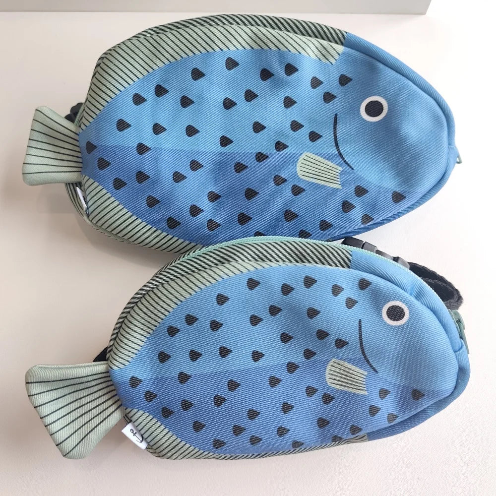 Outdoor Crossbody Bag, Large Capacity Casual Travel Storage Bag in the Shape of a Sea Fish, Waist Bag, Camping Hiking Outdoor Leisure Small Backpack, Gift