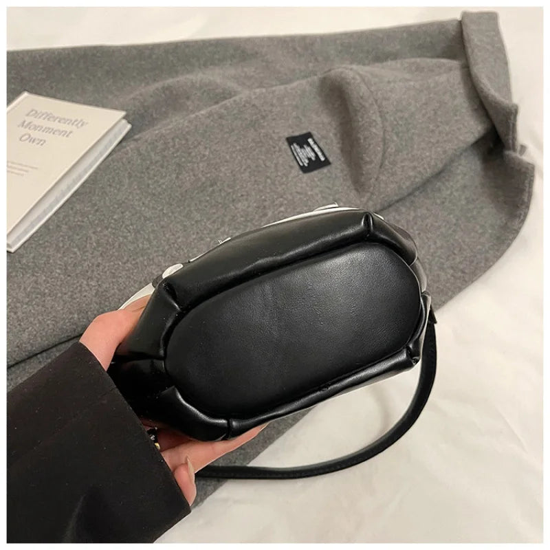 Cool and Cute Cartoon Cat Girl Crossbody Bag 2025 Personalized Street Commuter Shoulder Bag