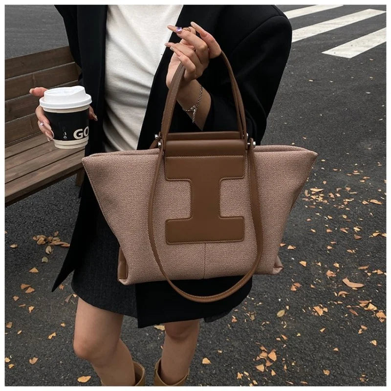 Wardrobe Staple Designer Diaper Bag For Women Luxury Leather Tote Elegant Crossbody Bag Stylish Essential