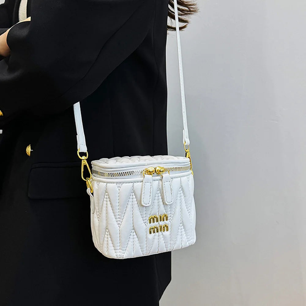 2026 new makeup bag, high-end design, niche and versatile box bag, simple messenger bag for women