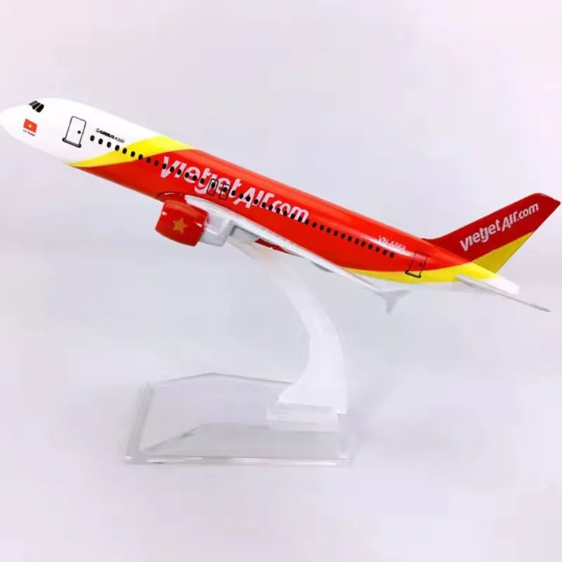 16CM Aircraft Model 1:400 For A320 Vietjet Airlines Alloy Aircraft with Bracket Decoration Alloy Metal Model