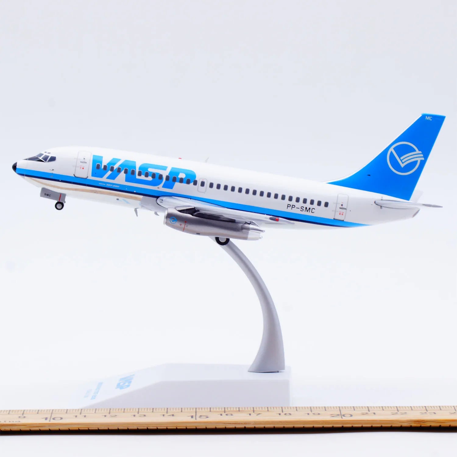 XX20511 Alloy Collectible Plane Gift JC Wings 1:200 VASP Boeing B737-200 [Polished] Diecast Aircraft Jet Model PP-SMC With Stand
