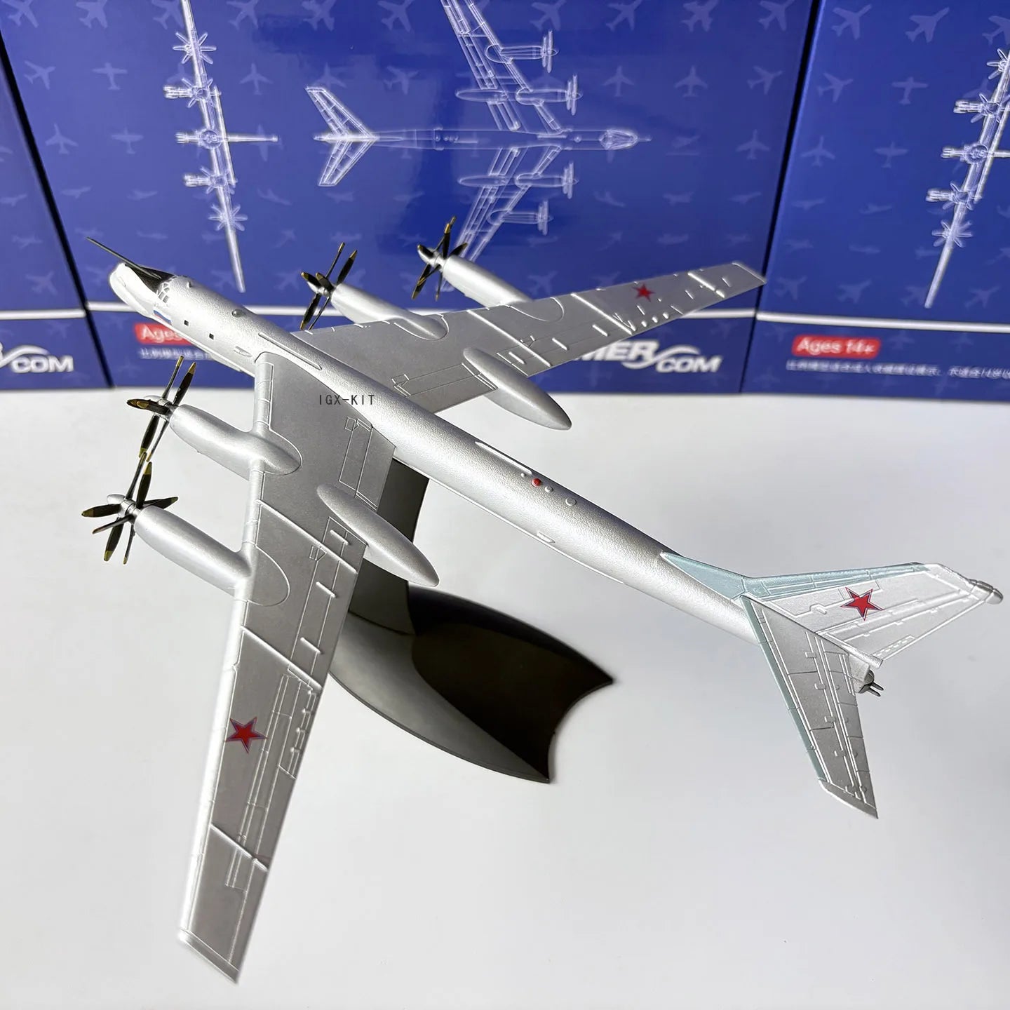 1:200 Scale Tupolev TU95 Bear Type Strategic TU-95 Bomber Metal Model Diecast Airplane Desktop Ornament Aircraft Collection Gift