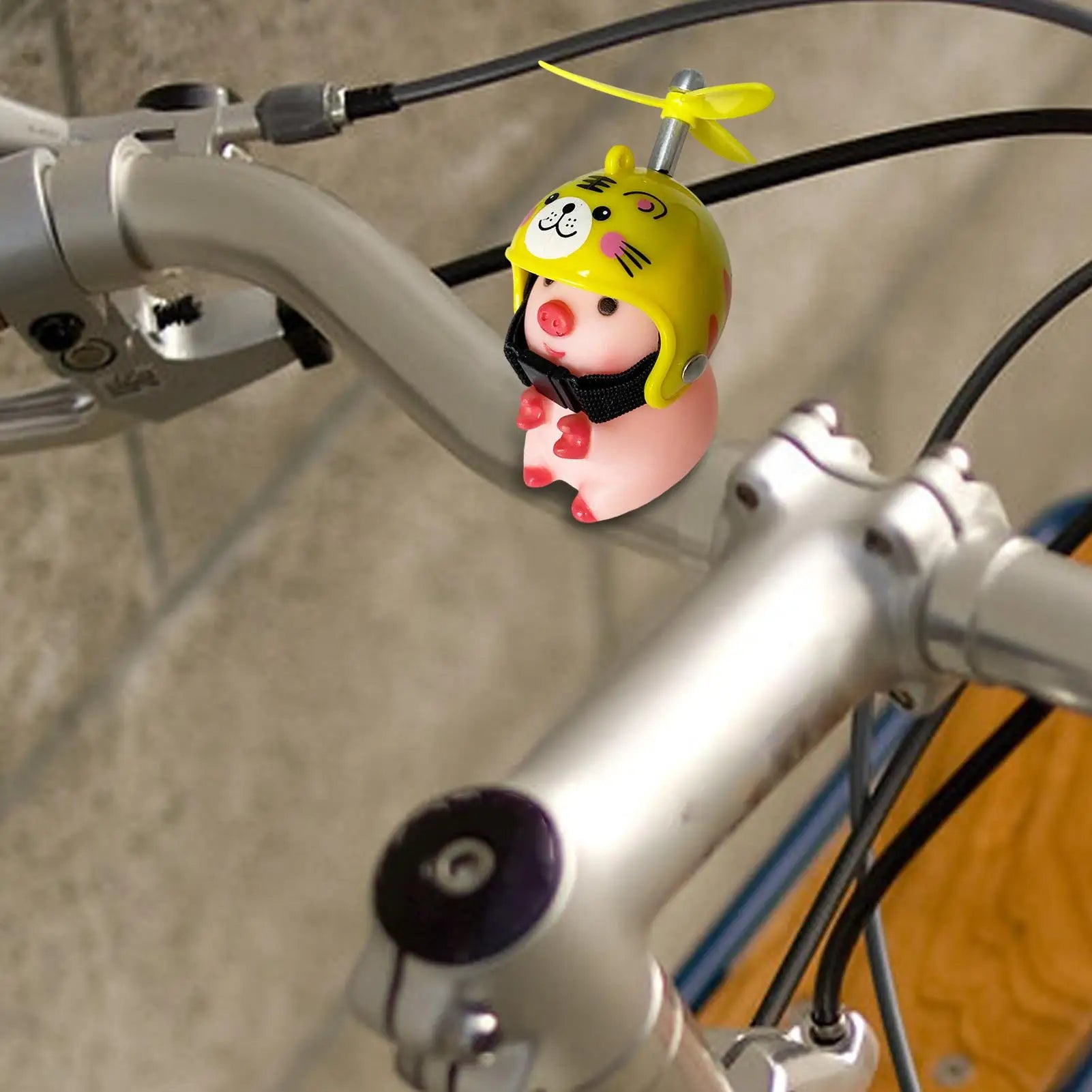 Bike Motor Accessories Pig with Propeller Helmet Broken Wind Rubber Pigs Toy Car Bicycle Pink Piggy Ornaments Handlebar Decor