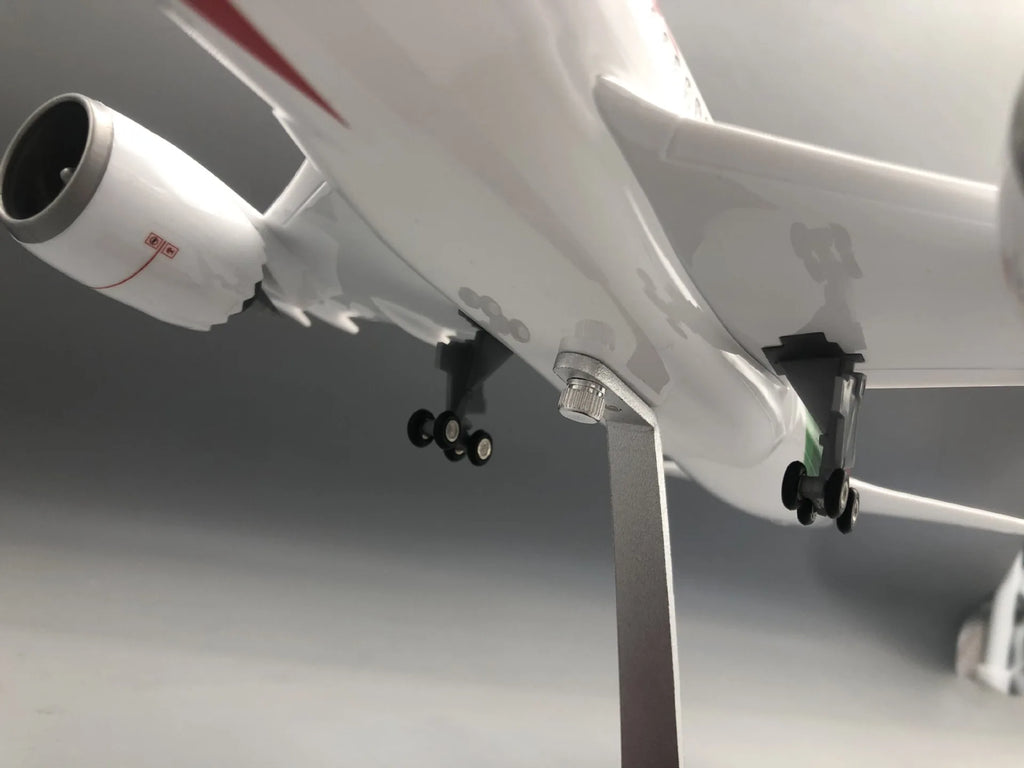 787 Airplane Model Royal Air Maroc 1/130 Scale Plane with Stand Wheels for Adult Aviation Souvenir Hobby Collection Toy Gift