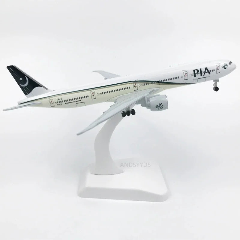 20cm scale aircraft B777 Pakistan Air Toy planes B777 Airways Metal Aircraft Replica Alloy Material 1:400 Aviation Mold Gift