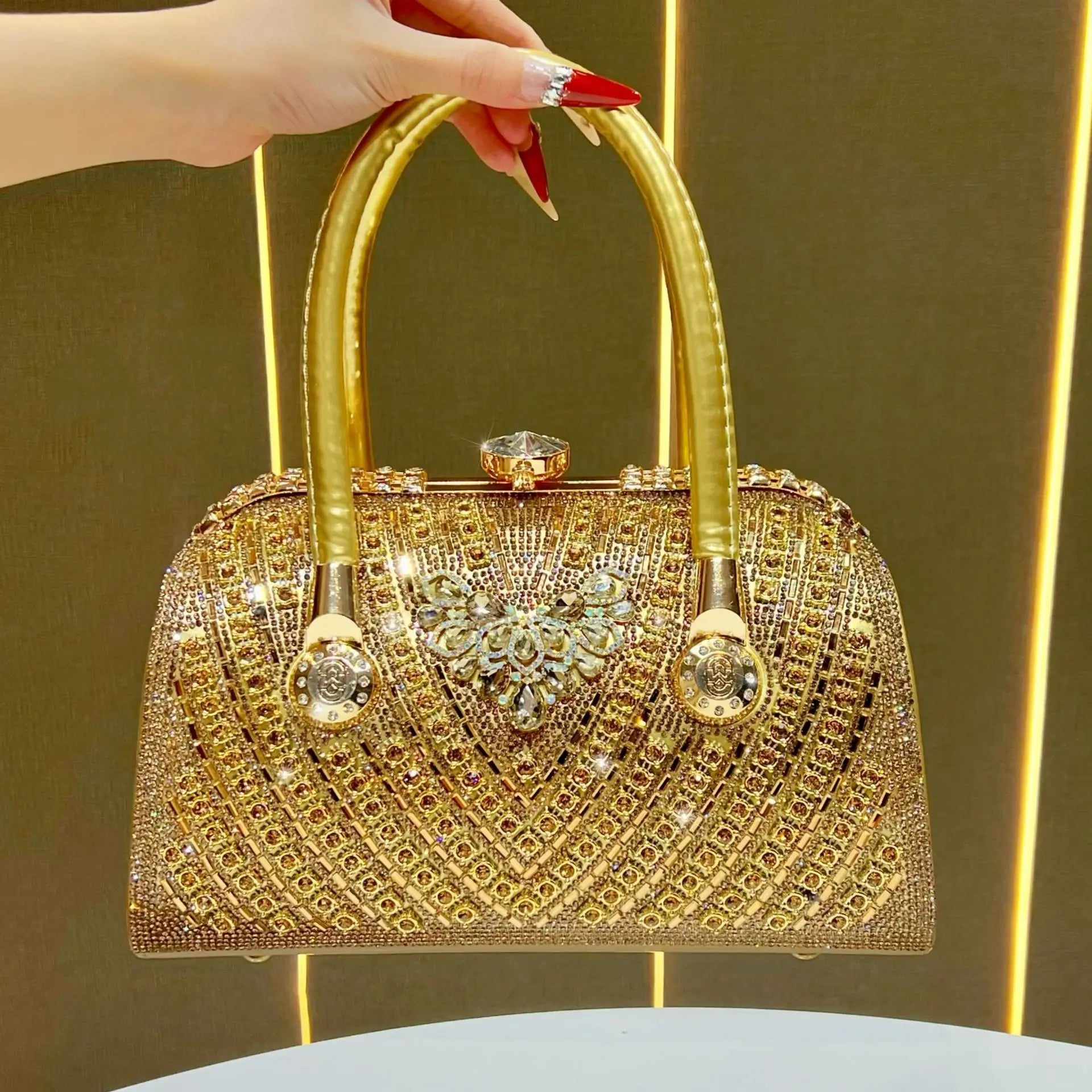 Shiny dinner bag, diamond-encrusted messenger bag, large-capacity high-end light luxury handbag, women's bag.