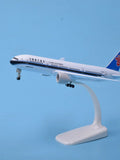 20cm China Southern Airlines B777 Toy Airplane Model Metal Diecast aircraft Model Kits for Collections and Displays or Boy Gift