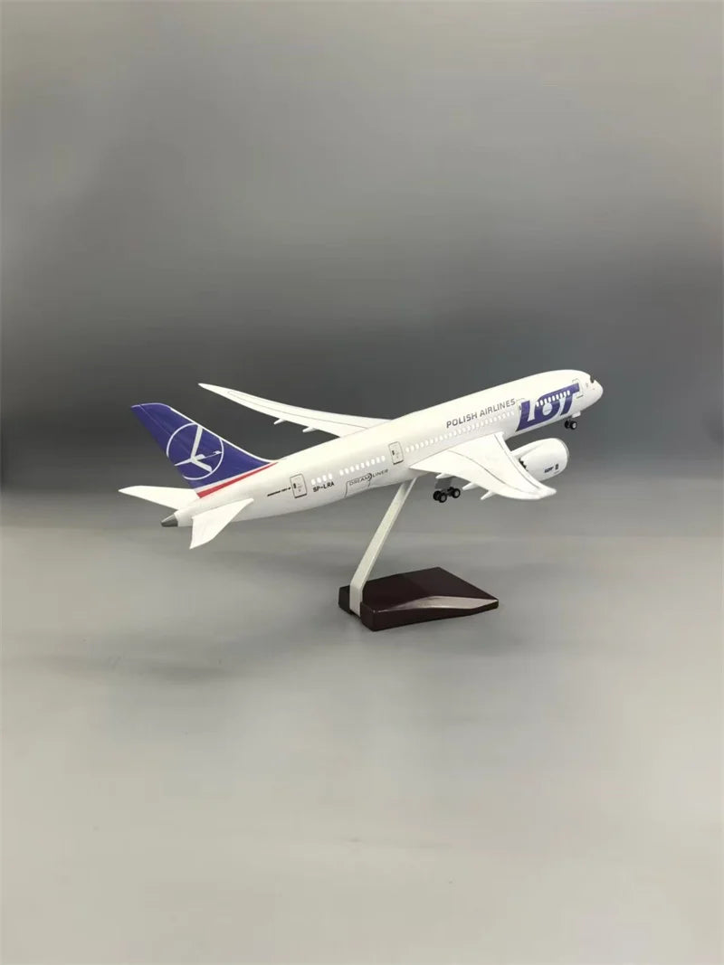 1/130 Scale 43CM Airplane LOT 787-8 Polish Airlines Model With  Light Wheel Diecast Resin Plane Collection Display Gifts Fans
