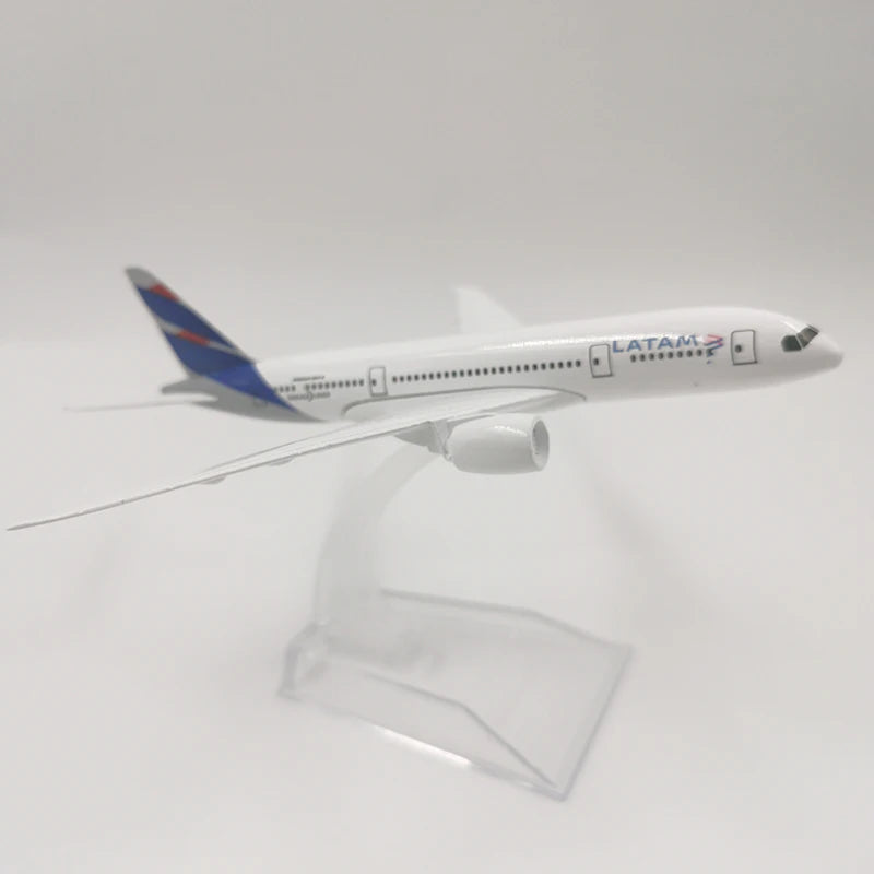 JASON TUTU 16CM LATAM Boeing 787 Aircraft Model Planel Airplane Diecast Metal Planes Collect Gifts