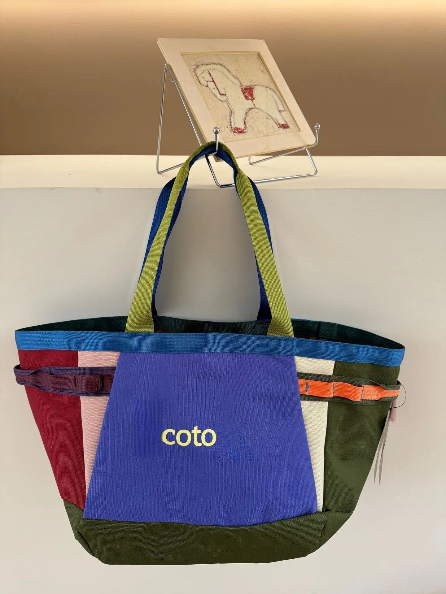 30L rainbow-colored patchwork nylon tote bag, large capacity with multiple side pockets, lightweight shoulder bag, suitable for shopping, travel, and daily outdoor activities.