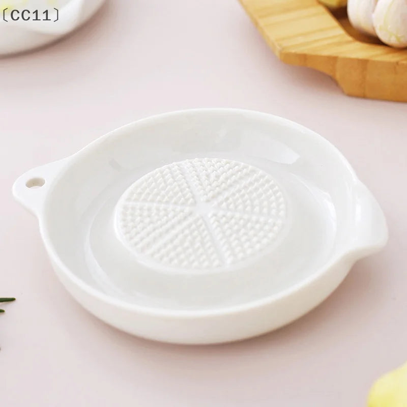 〔CC11〕White Simple Ceramic Ginger Grater Tool Hand Grinder Garlic Masher Portable Porcelain Carrot Ginger Grinding Kitchen Tool