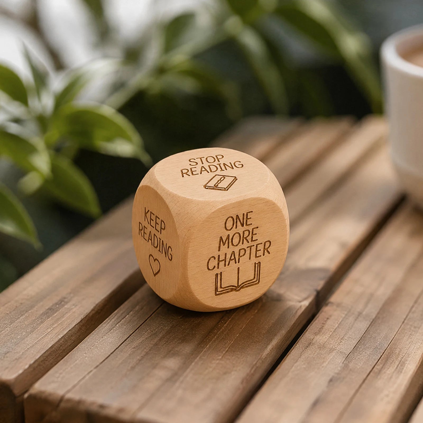 Wooden Reading Decision Dice with Engraved Prompt Book Club Decor 6-Sided Creative What To Read Dice Novelty Gift for Book Worms