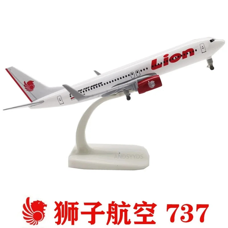 Scale 1:400 Model Airplane Air LION B737 Replica Aircraft Metal Miniature Plane with Wheels Collection gift Souvenir Plane Toy