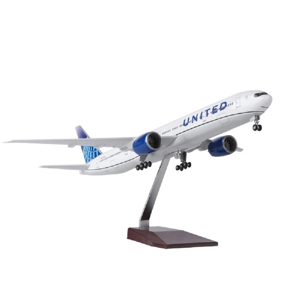 1/157 Scale model planes 777 B777 UNITED Airlines Aircraft  W Light and Wheel Landing Gear Resin Collected Gift By Aviation