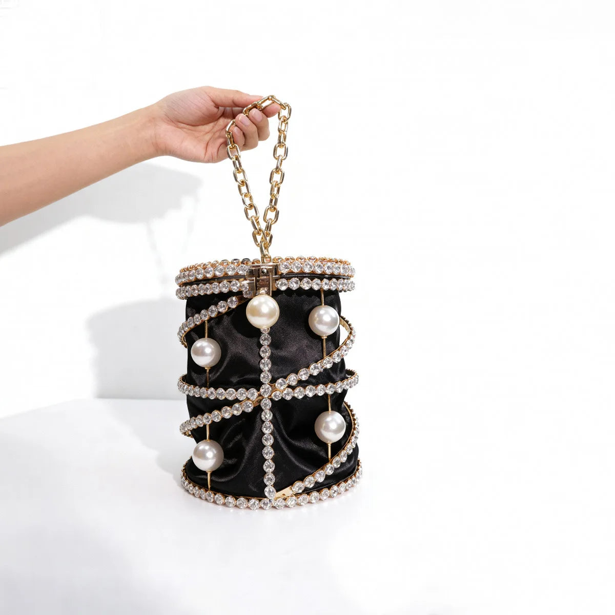 2026 Women's Pearl Bird Cage Bag Hollow Banquet Bag Shiny Light Luxury Dinner Clutch Bag