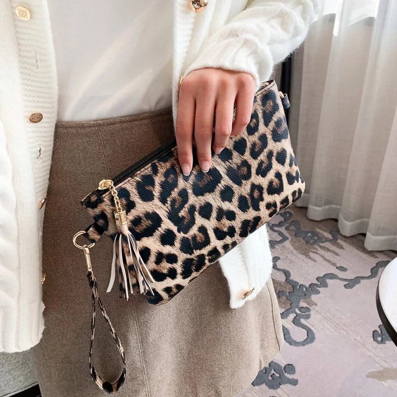 2025 New Personalized Handbag for Women, Envelope Handbag, Korean Edition Personalized Fashion Style Printed Bags