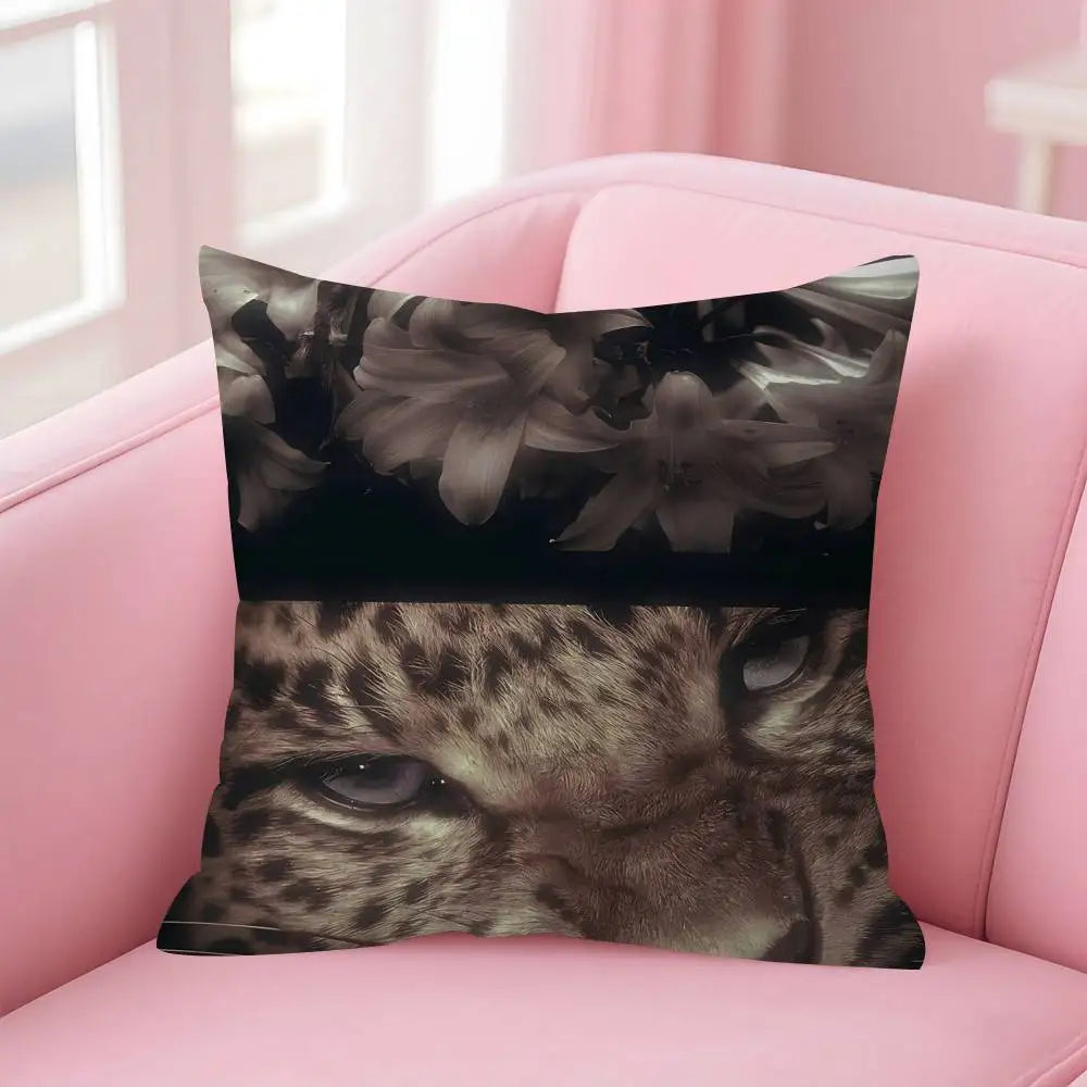 Retro leopard and cheetah theme Double-sided Printed pillow cover Short plush Suitable living rooms sofas throw cushion cover