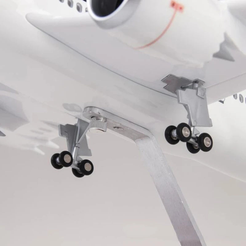 43cm Model Airplane 787 B787Japan Air Aircraft Resin Plane Models With Led Lights Collectible Aircraft kids toys Collected Gift