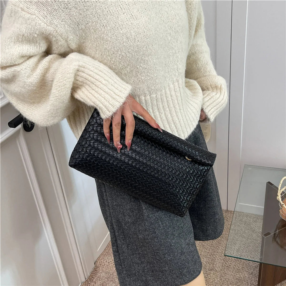 Braided Texture Fashion Retro Solid Color Clutch Bag PU with Lightweight Magnetic Closure Water Resistant for Daily Use