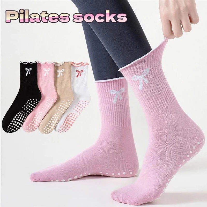 Dreamlikelin 1 Pair Women's Mid-Calf Pilates Socks Non-Slip Professional Yoga Socks Bow Print Fitness & Sports Socks