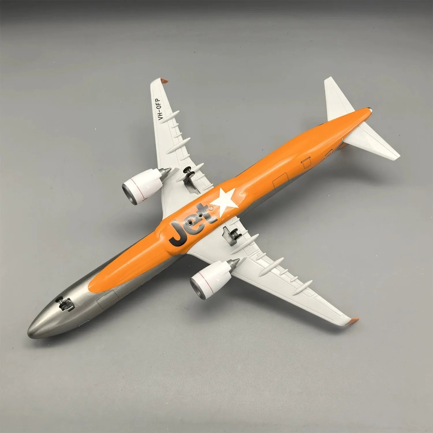 1/100 Scale 47cm 321 Aircraft A321 NEO Jetstar Airways Light Model with Landing Gear and Lights Resin Die-cast Aircraft Model