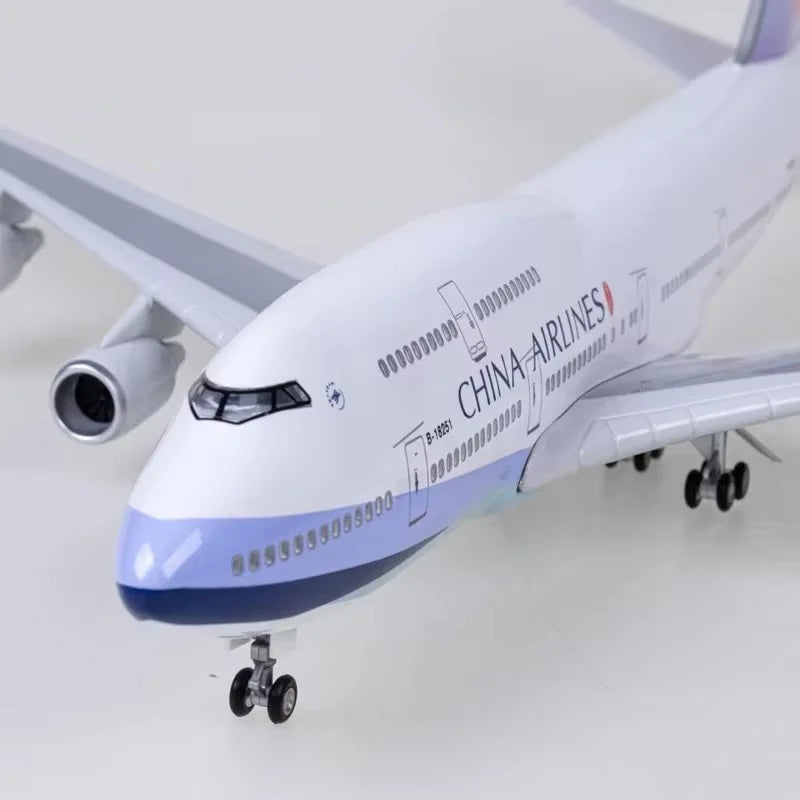 1/150 Scale Model Airplanes B747 China Airlines 47cm Resin Plane Model	W Light And Wheel Landing Gears Child Toy Plane Collected
