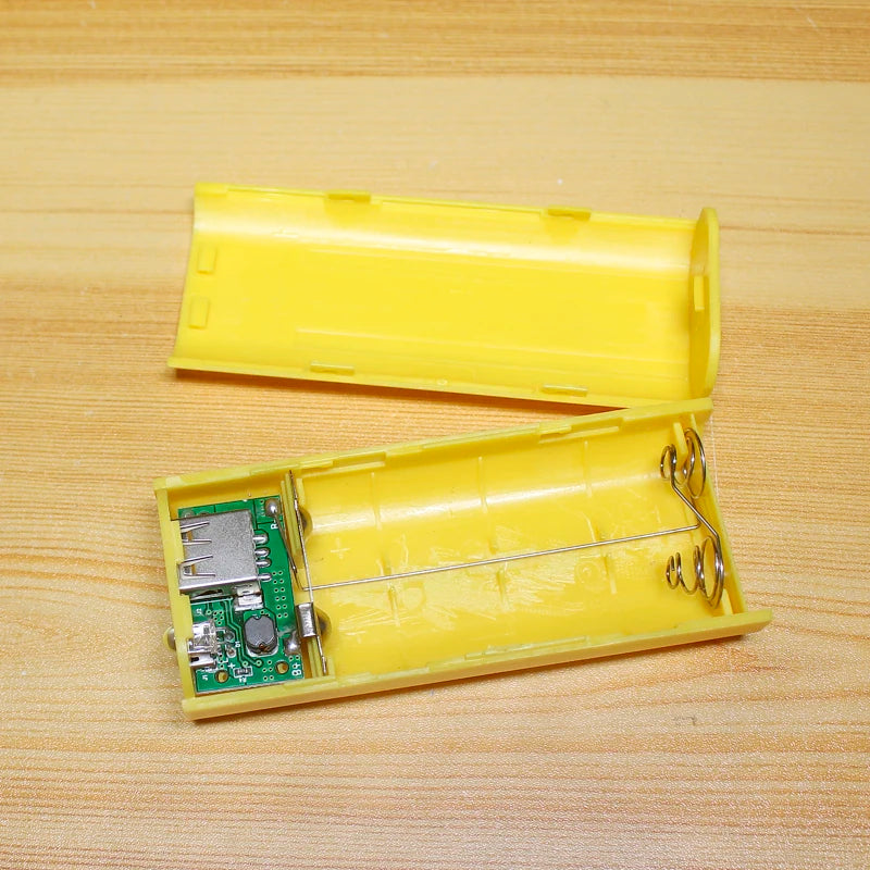Mobile power battery box 18650 lithium battery changed to charging treasure USB charging and discharging welding-free diy kit