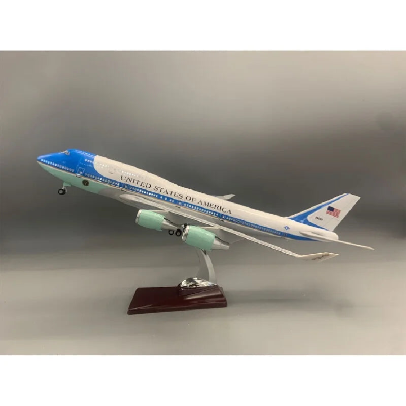 Boeing 747 Air Force One 1:160 Scale Model - Presidential Aircraft with Opening Doors, LED Lights & Rolling Landing Gear ﻿