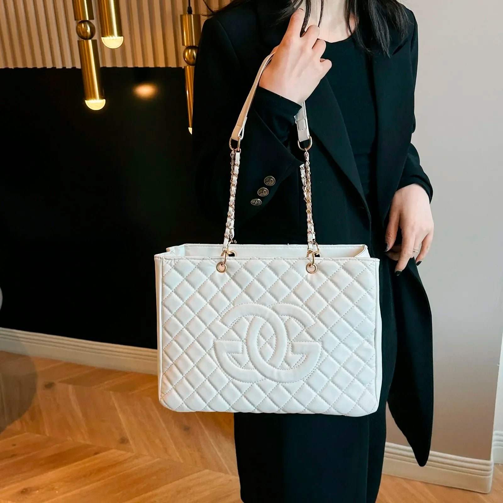 2026 New Classic Retro Chain Messenger Bag Women's Luxury Leather Shoulder Bag Paris Fashion Zipper Handbag