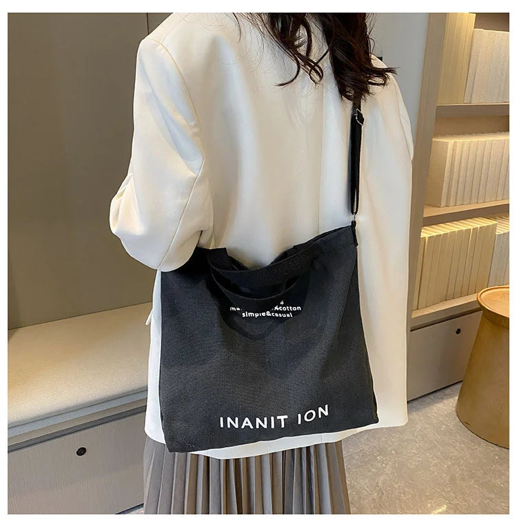Washed canvas thickened handbag, large capacity trendy unisex crossbody bag, urban artistic student handbag and crossbody bag