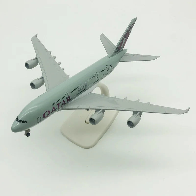 16CM/20CM Diecast Alloy Model Qatar A380 Airlines Aircrafts  With Stand Landing Gear Collection Display Airplanes Gifts Fans