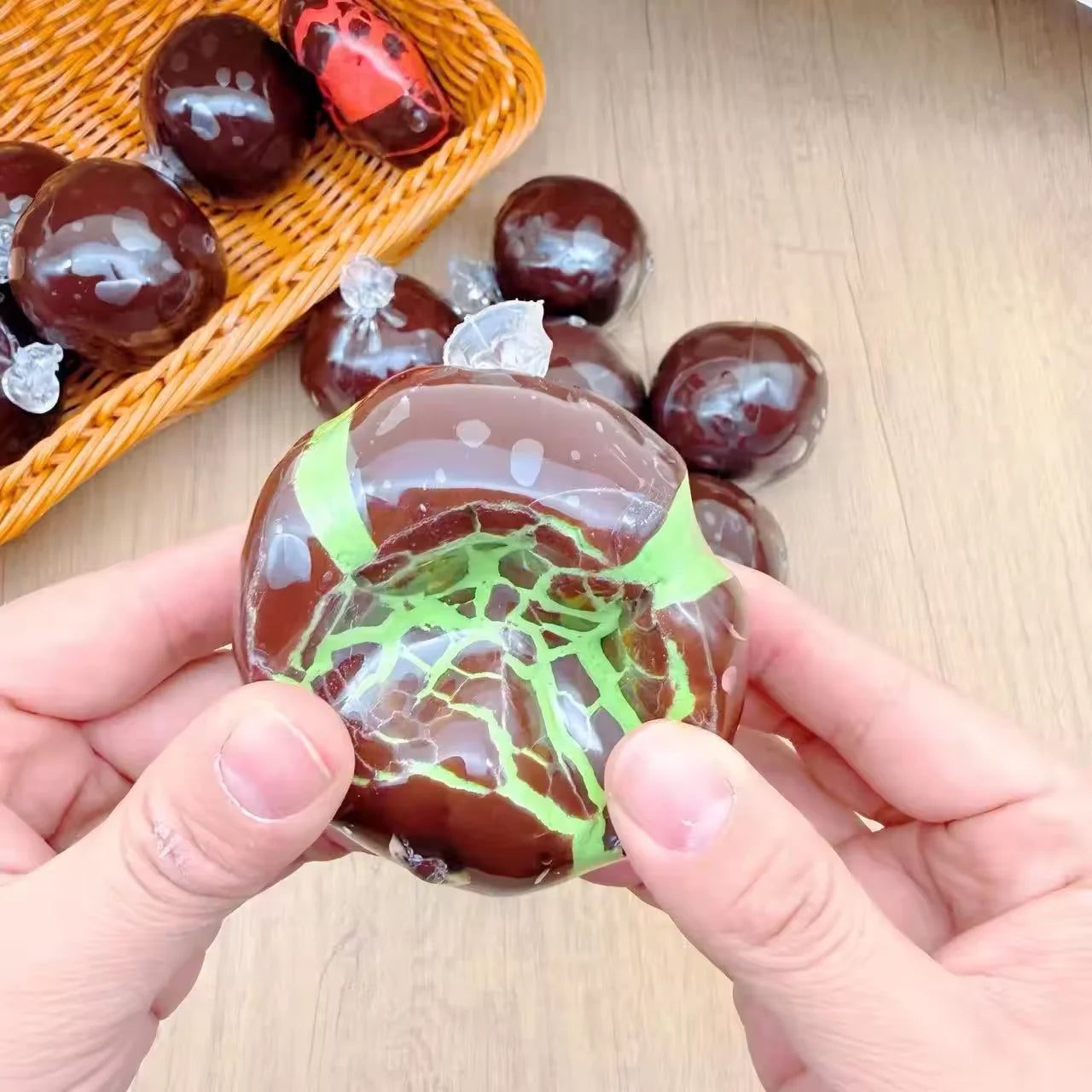 Green Grape Design Wax Cracking Squeeze Toy Crispy Feel Crackable Texture Crispy Stress Balls Handmade Craft Soft TPR